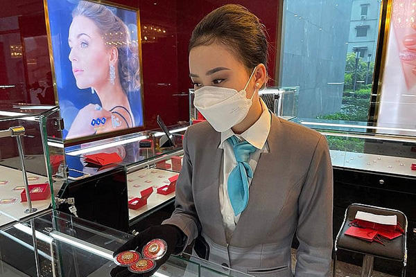 Giá vàng hôm nay 8/5: Tuần thứ ba giảm giá, đà đi xuống mạnh hơn
