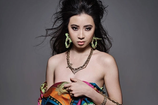 Người mẫu gốc Việt vượt qua 15.000 ứng viên để lên bìa tạp chí Maxim