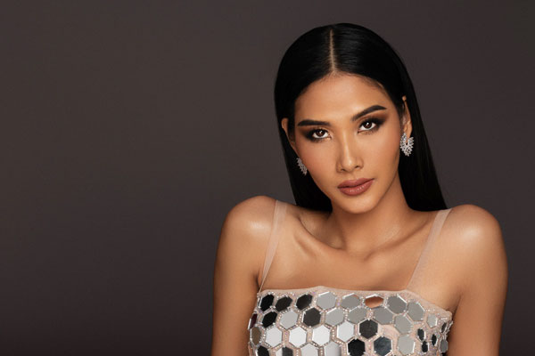 Á hậu Hoàng Thùy khoe nhan sắc rạng ngời trước thềm Miss Universe 2019