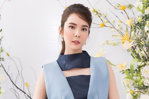 Hoa hậu Huỳnh Vy khoe vẻ trẻ trung, sành điệu