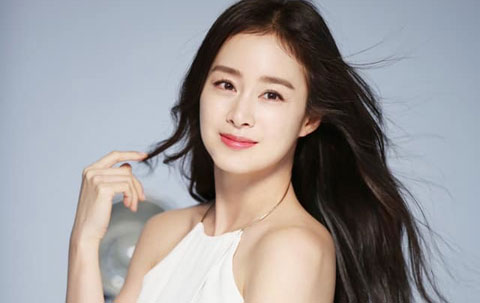 Kim Tae Hee trẻ đẹp như gái đôi mươi dù đã có 2 con