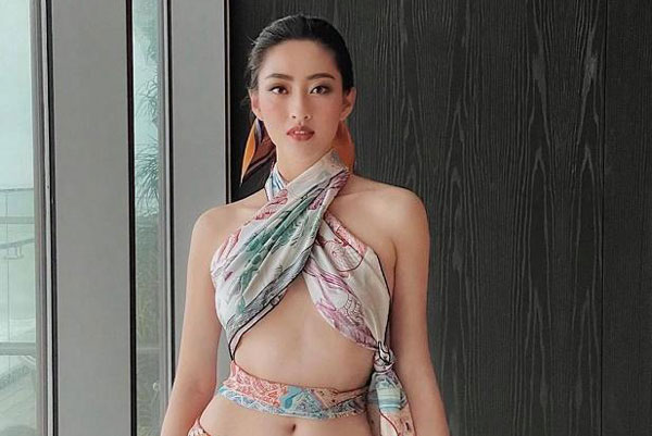 Hoa hậu Lương Thùy Linh gây sốt với loạt ảnh hở bạo