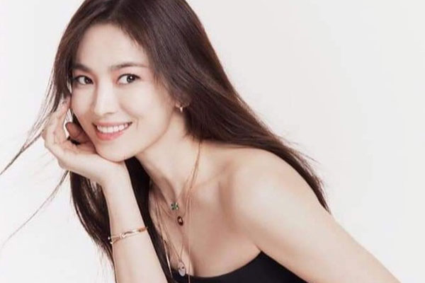 Song Hye Kyo đẹp rực rỡ và mặn mà sau ly hôn