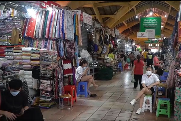 TPHCM: Chợ truyền thống ngày càng 'đói khách' vì tiểu thương chuyển bán hàng online