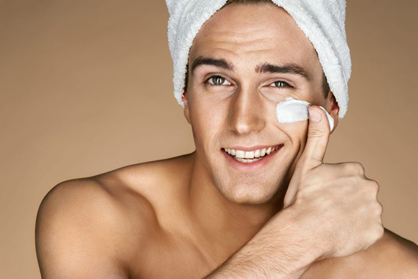 9 bí quyết chăm sóc da của người mẫu nam để có làn da sáng khỏe tự nhiên