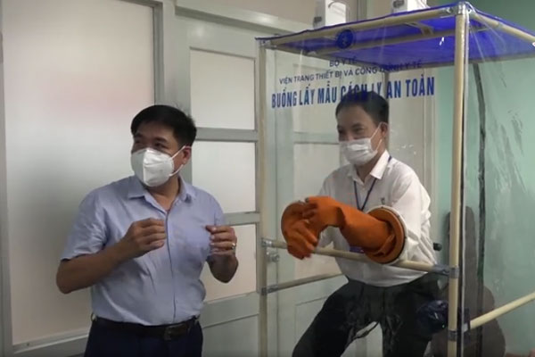 Cận cảnh buồng lấy mẫu xét nghiệm Covid-19 siêu di động