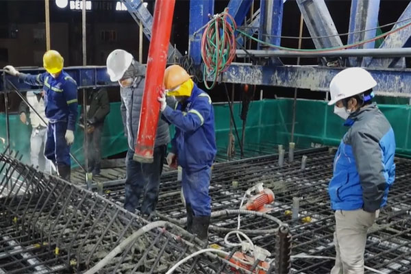 Thi công nhịp cầu cạn cao nhất Hà Nội