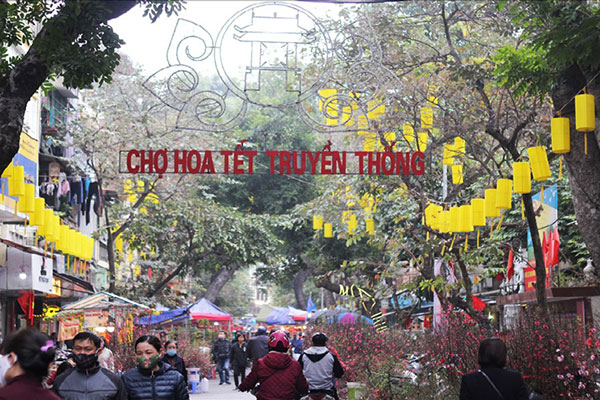 Chợ hoa Hàng Lược mang không khí Tết đặc trưng đất Hà Thành