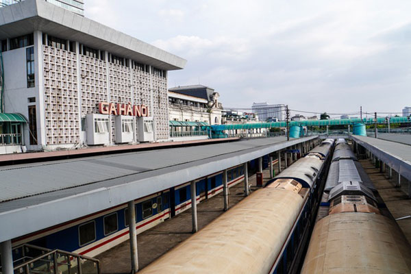 Đường sắt Việt Nam mòn mỏi chờ chạy lại tàu phục vụ người dân về quê