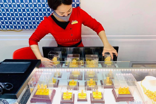 Giá vàng hôm nay 19/6: USD lên cao, vàng ngược chiều giảm giá