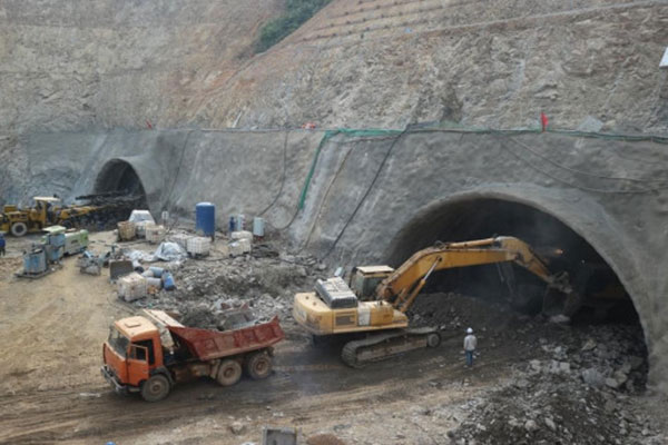 Cận cảnh thi công hầm Trường Vinh trên cao tốc Bắc - Nam