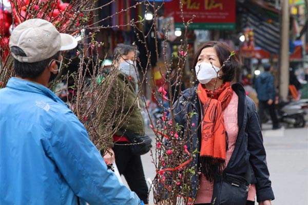 Đào muộn đắt hàng dịp rằm tháng Giêng