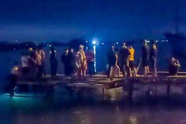Nghi vợ ngoại tình, người đàn ông ném con gái 5 tuổi xuống sông