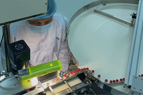 Bên trong nơi sản xuất vaccine Sputnik V