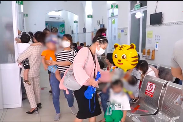 TPHCM: Nguy cơ bùng dịch sốt xuất huyết từ kênh rạch ô nhiễm