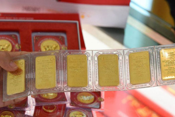 Giá vàng hôm nay 8/8: Kết thúc một tuần giảm giá