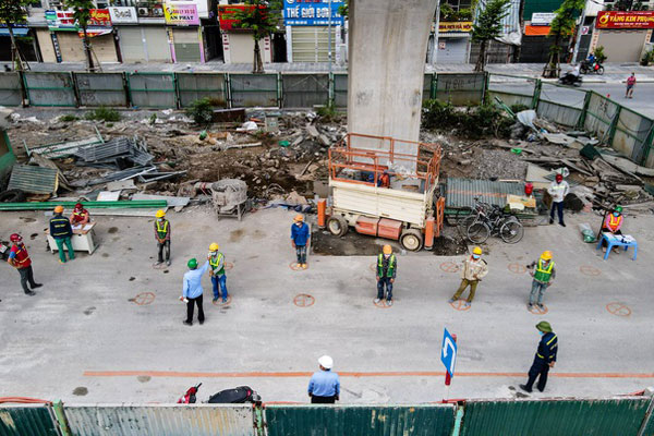 Giãn cách xã hội: 500 công nhân dự án vành đai 2 trên cao được hoạt động